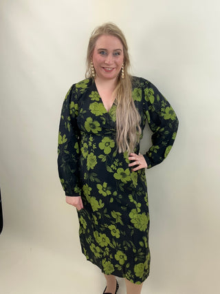 CARCAMILLE L/S V-NECK MIDAXI DRESS AOP Black Cardamom flowers