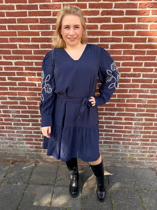 VMCANYA LS EMB SHORT DRESS WVN CUR Navy Blazer/Cloud