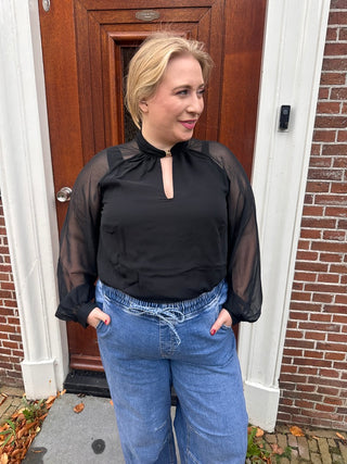 VMCMOLLY DETAIL LS TOP WVN CUR Black
