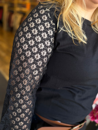CAREFFA L/S BOATNECK LACE BLOUSE JRS BLACK